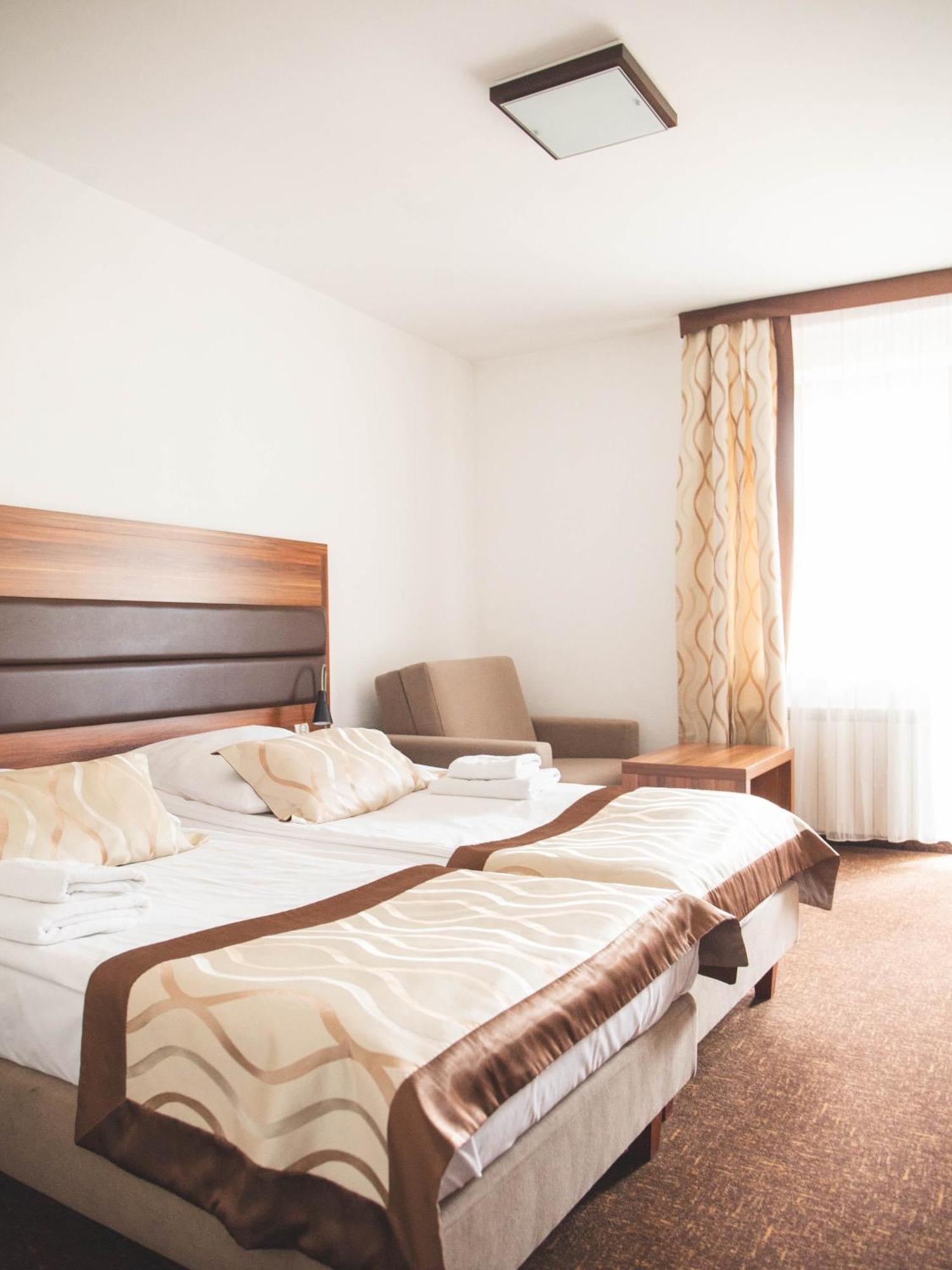 וגיירסקה גורקה Hotel Beskidian מראה חיצוני תמונה