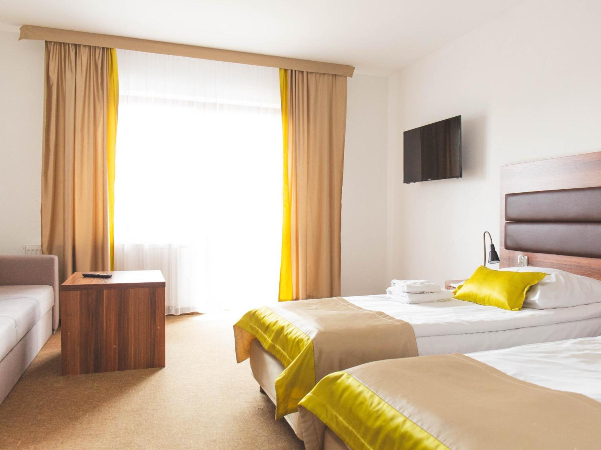 וגיירסקה גורקה Hotel Beskidian מראה חיצוני תמונה